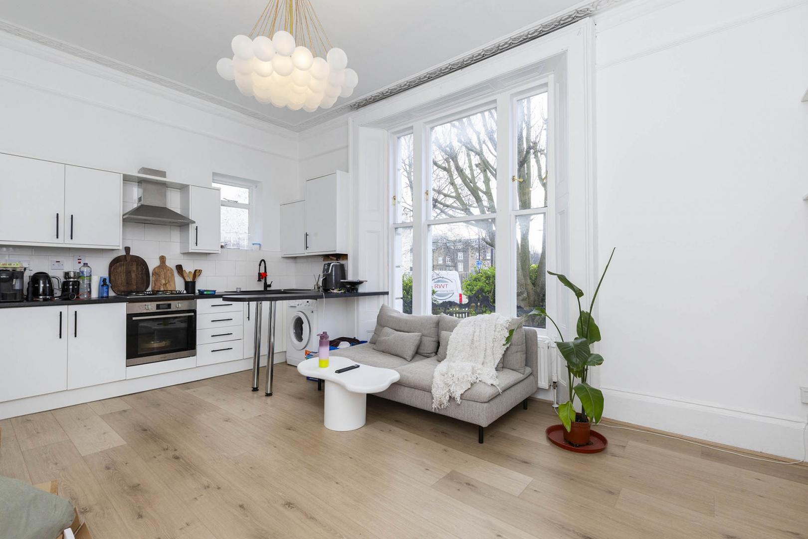 			1 Bedroom, 1 bath, 1 reception Flat			 Priory Road, WEST/SOUTH HAMPSTEAD